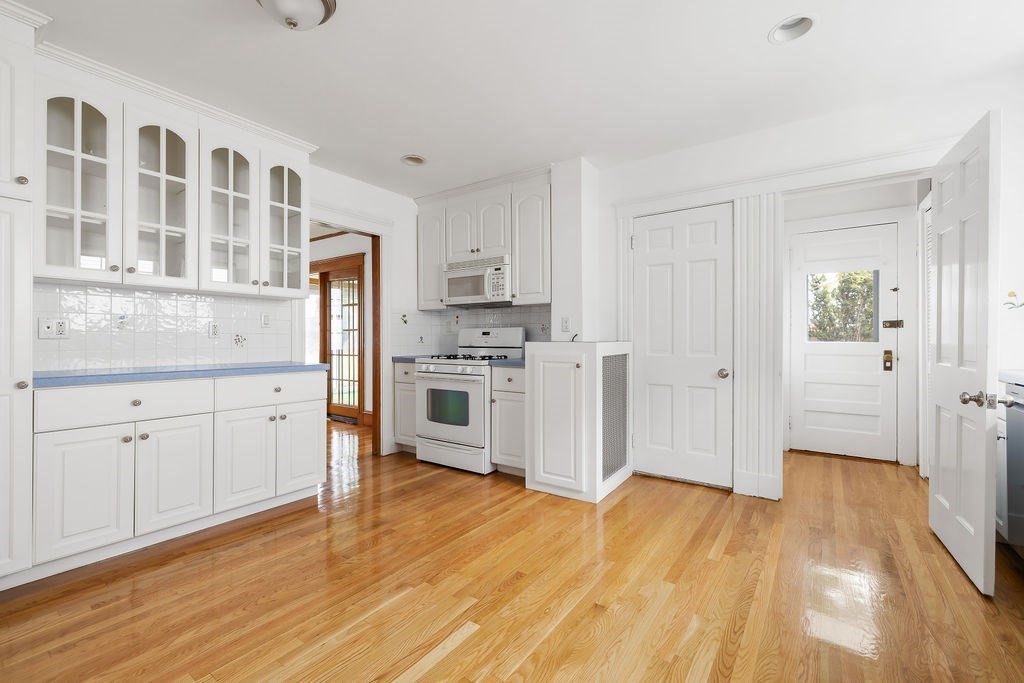100 Russett Road