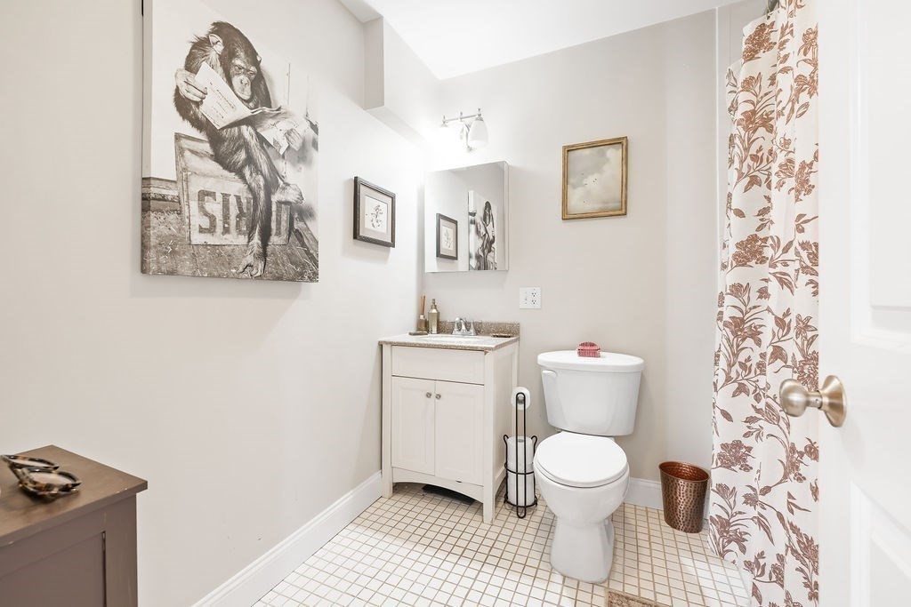 633 E 7th # 3