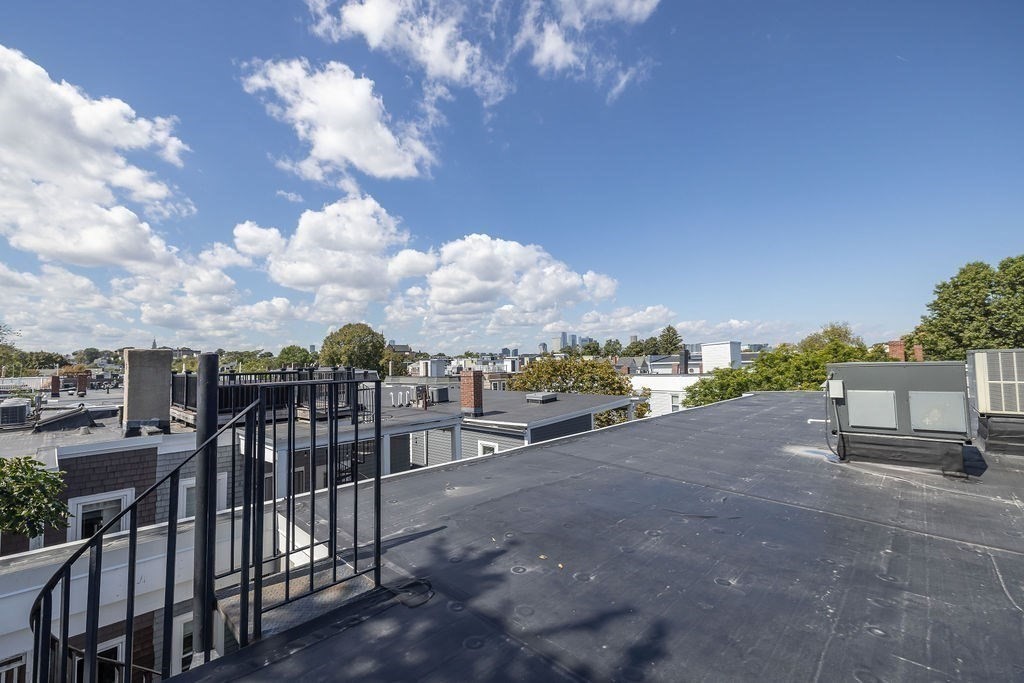 633 E 7th # 3