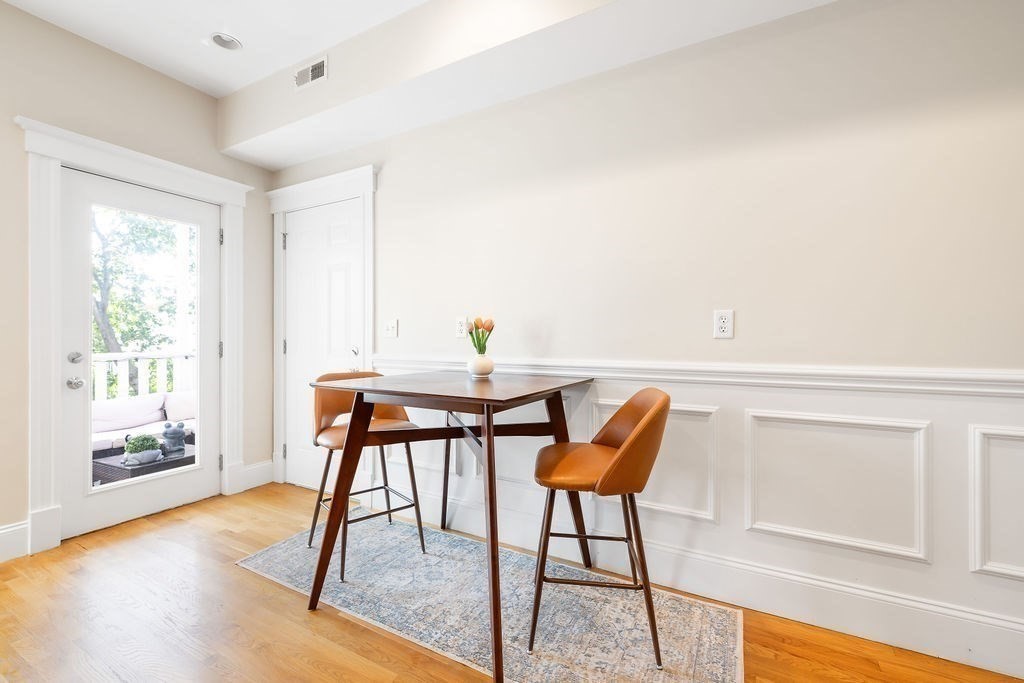 633 E 7th # 3