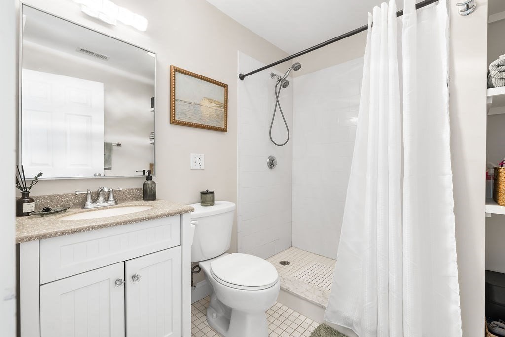 633 E 7th # 3