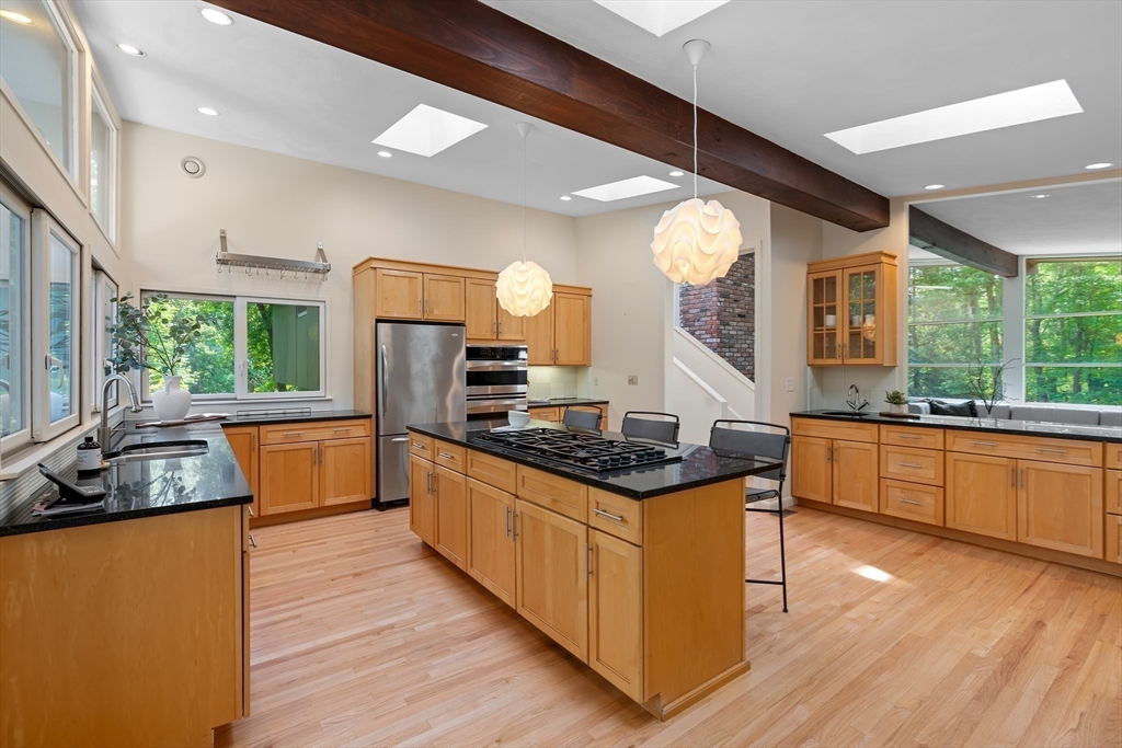 11 White Pine Knoll Rd