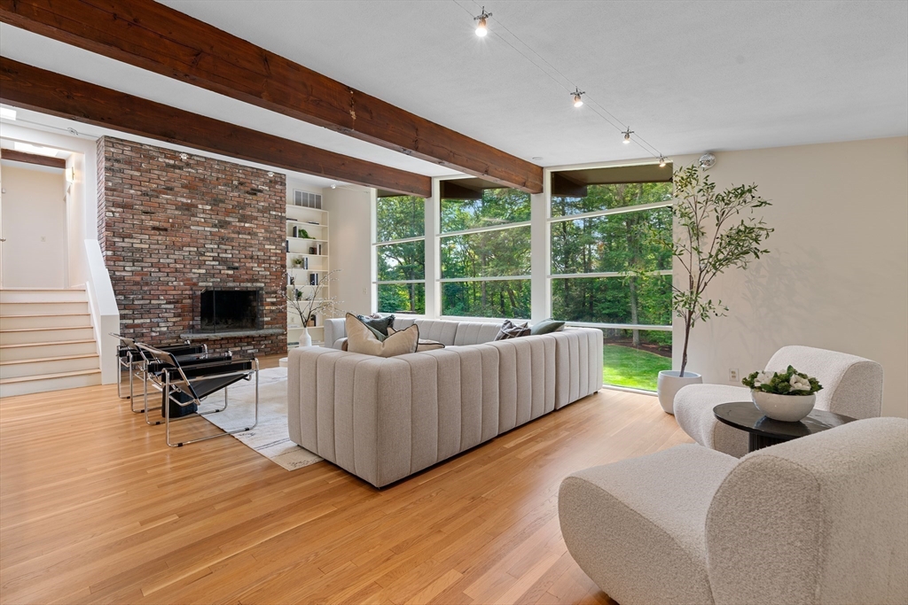 11 White Pine Knoll Rd