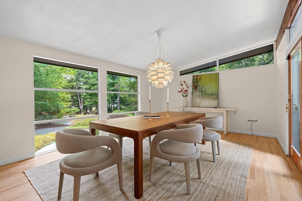 11 White Pine Knoll Rd