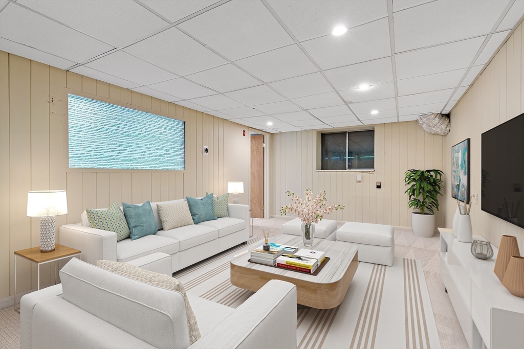 11 White Pine Knoll Rd