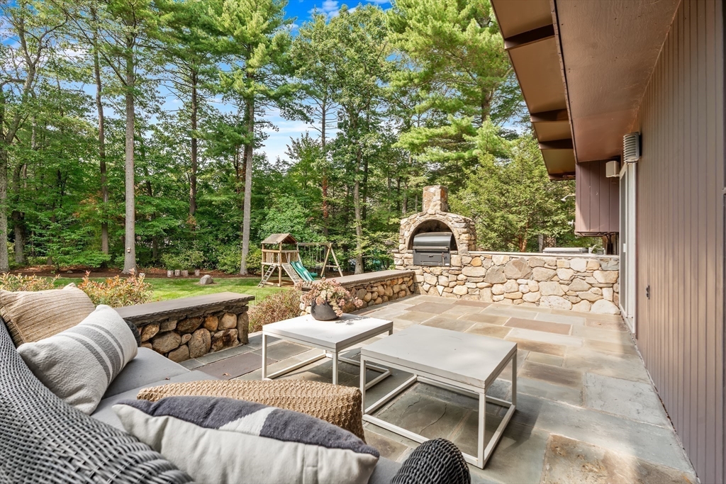 11 White Pine Knoll Rd