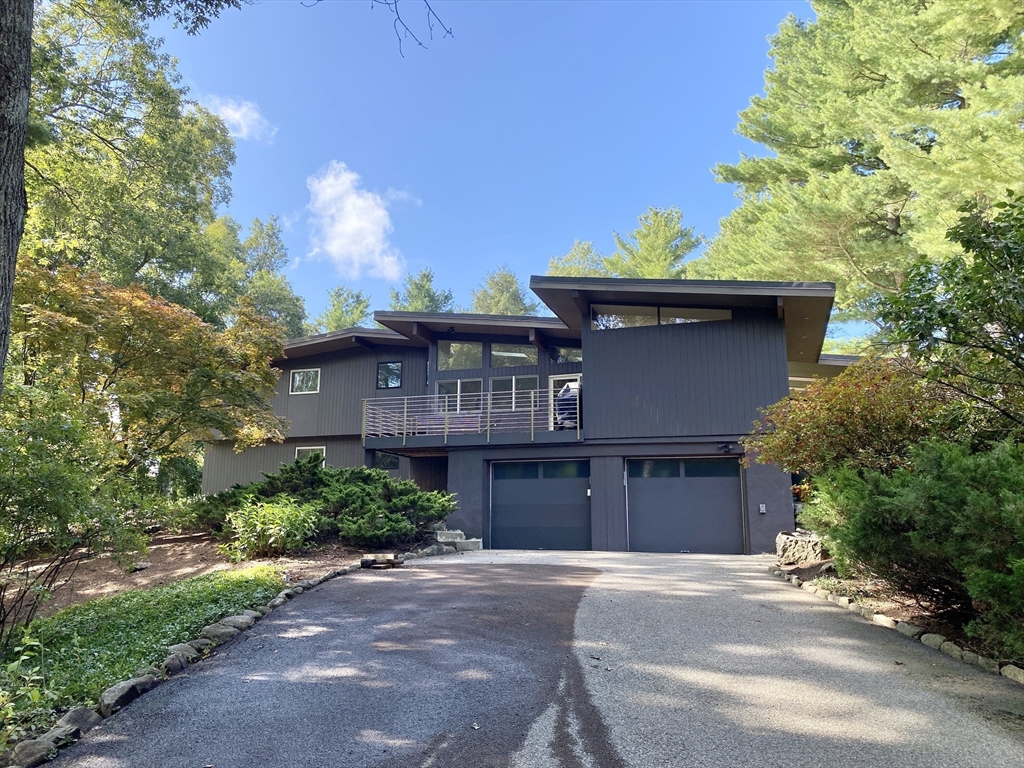 11 White Pine Knoll Rd