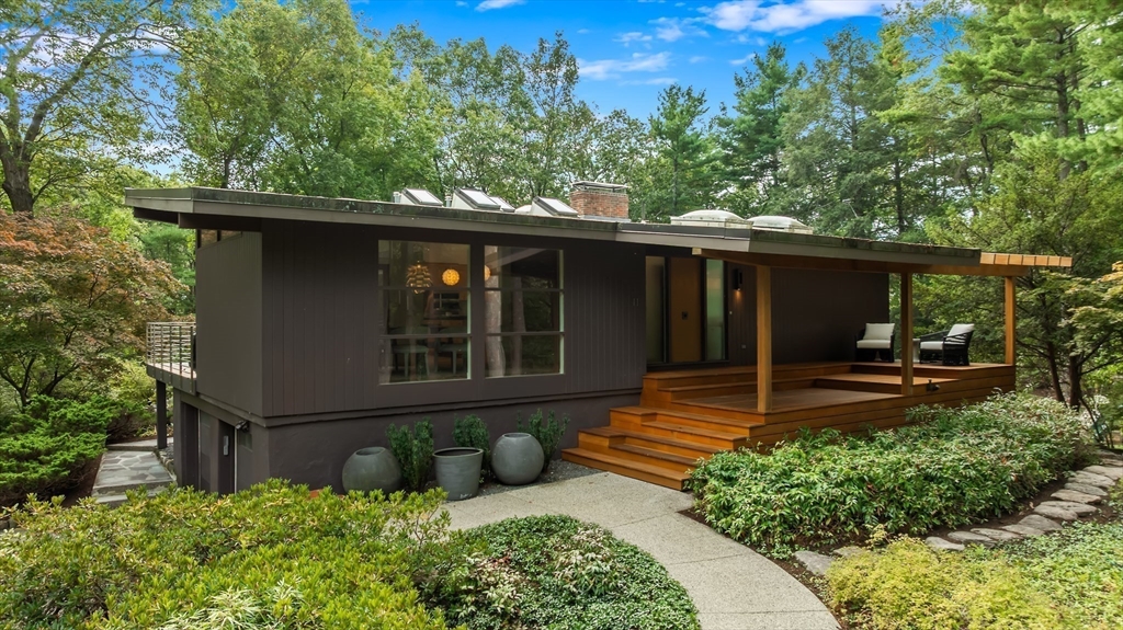 11 White Pine Knoll Rd