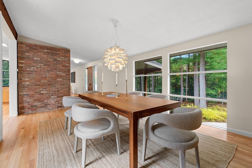 11 White Pine Knoll Rd