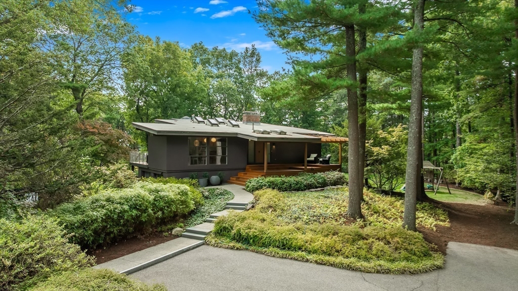 11 White Pine Knoll Rd