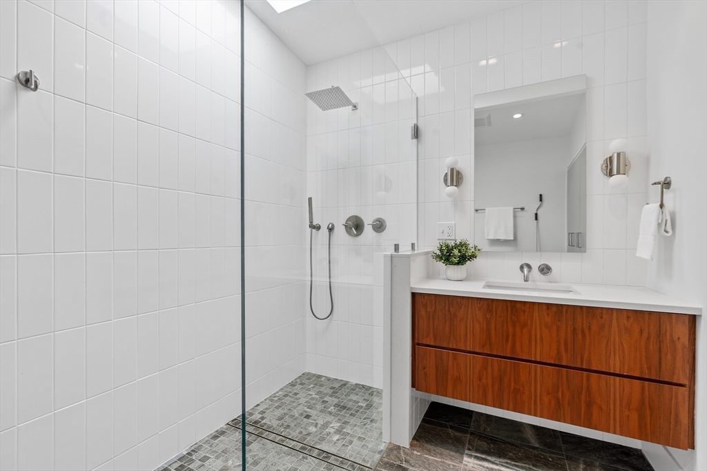 11 White Pine Knoll Rd