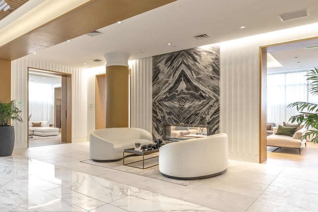 100 Shawmut Ave # 807