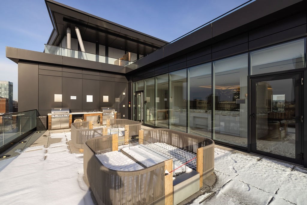 100 Shawmut Ave # 807