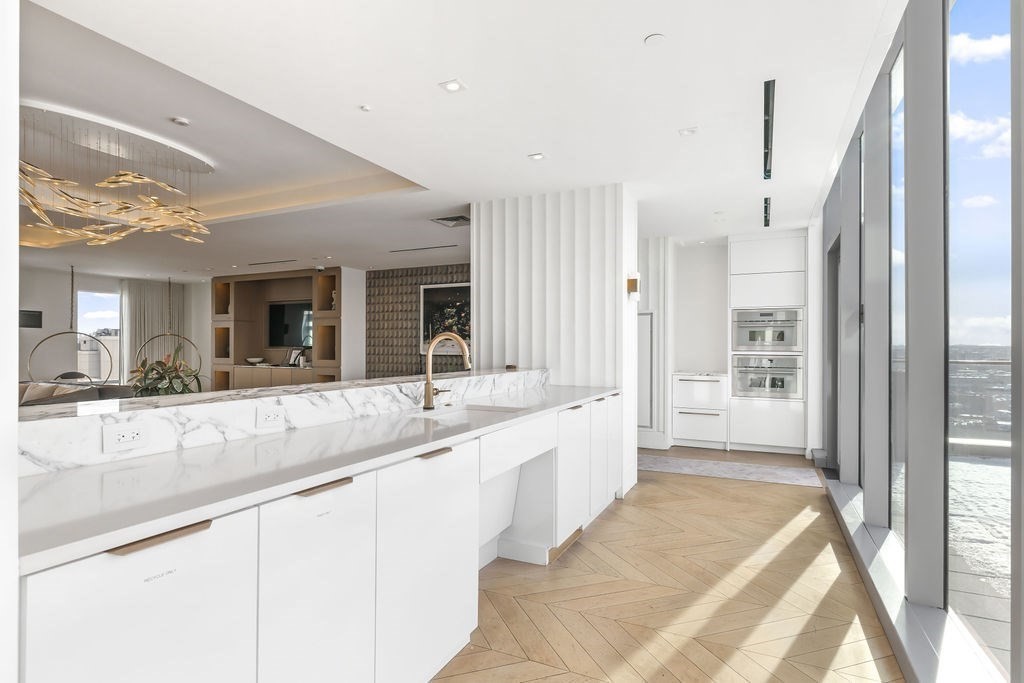 100 Shawmut Ave # 807