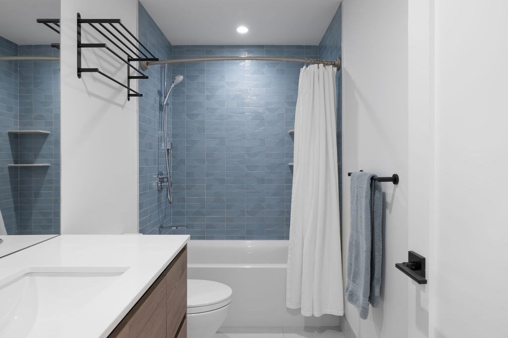 472 W Broadway # 501