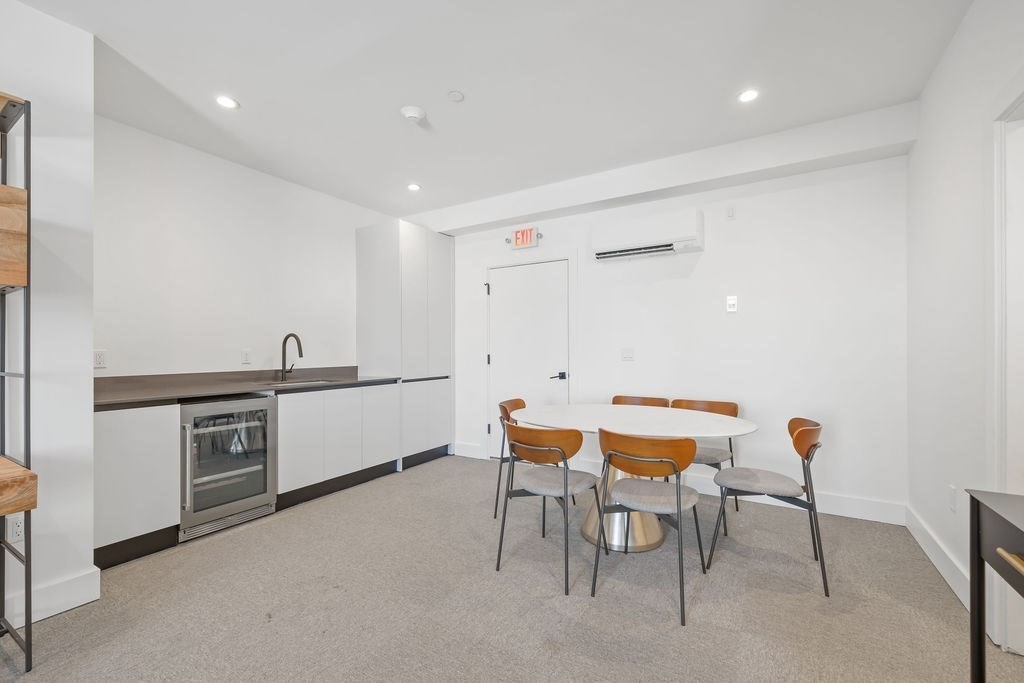 472 W Broadway # 501