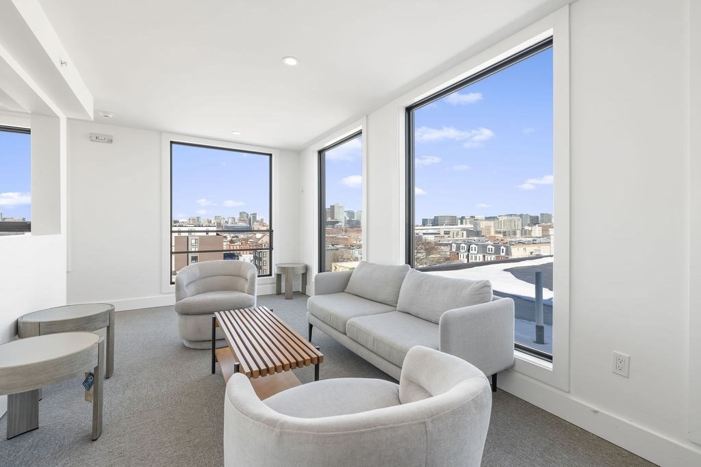 472 W Broadway # 501