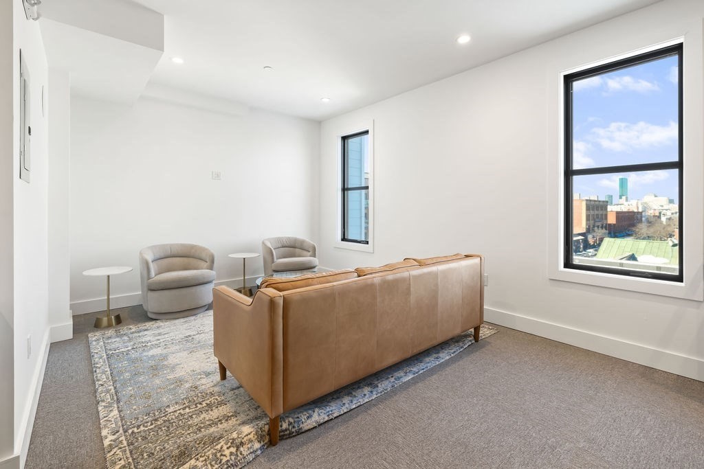 472 W Broadway # 501