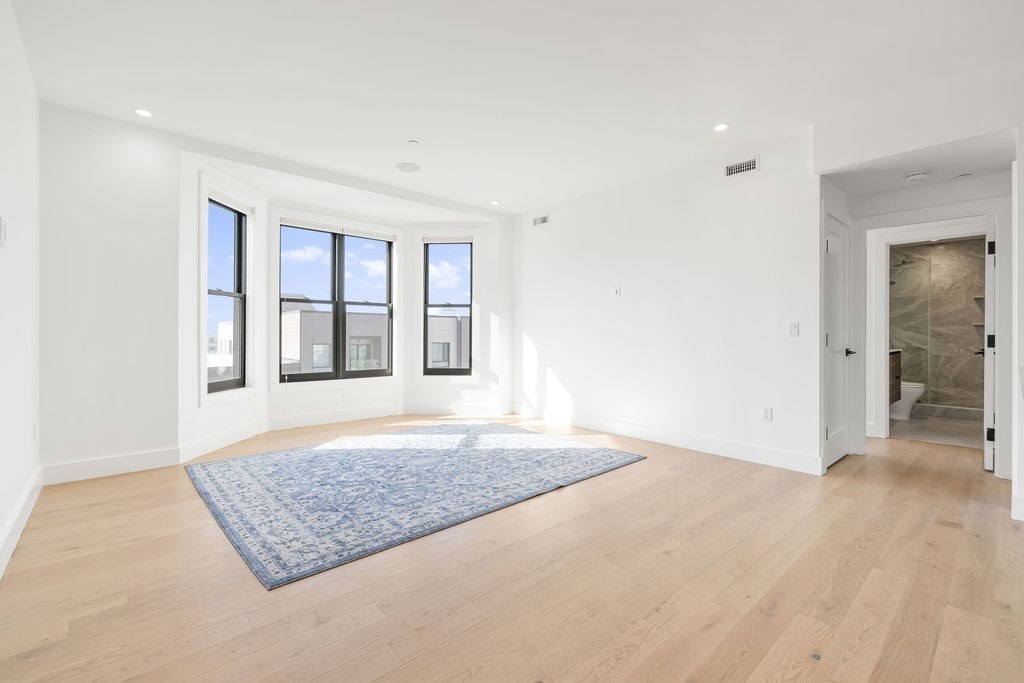 472 W Broadway # 501