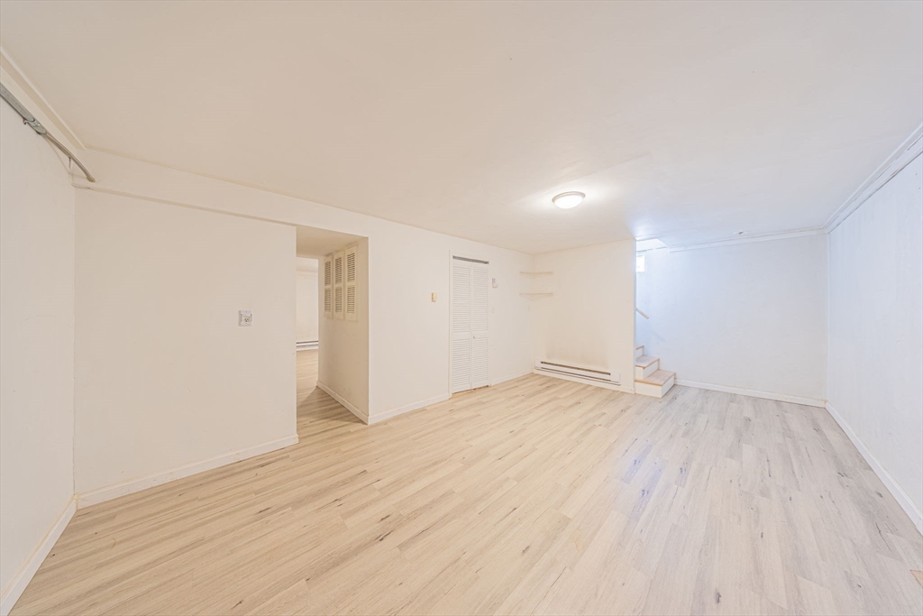 4 Rowe Ct # 4