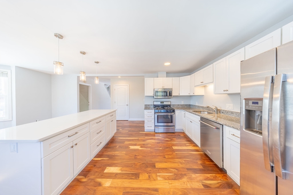 4 Rowe Ct # 4