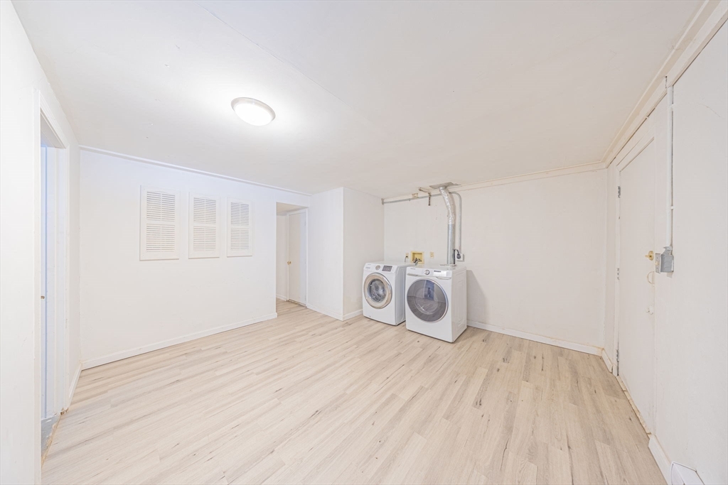 4 Rowe Ct # 4