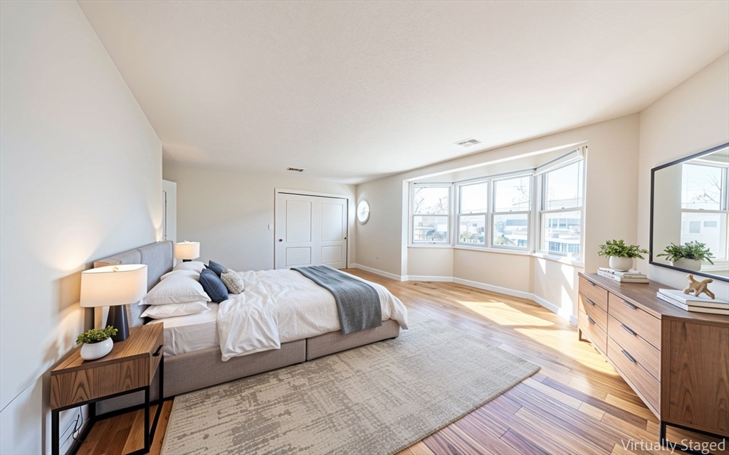 4 Rowe Ct # 4
