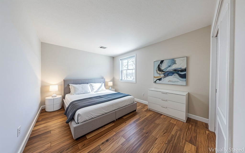 4 Rowe Ct # 4