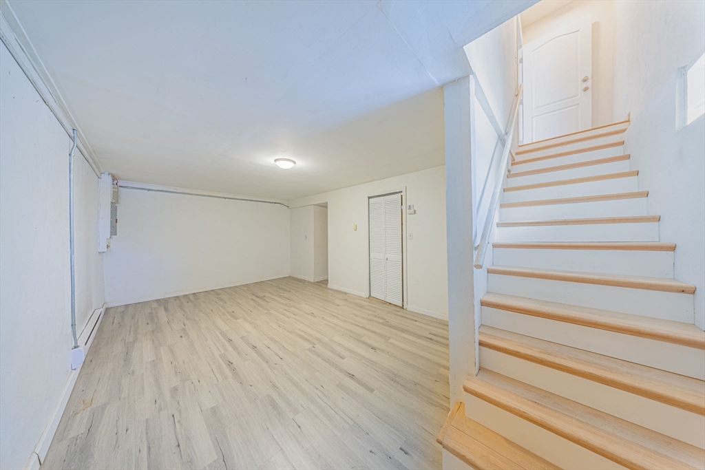 4 Rowe Ct # 4
