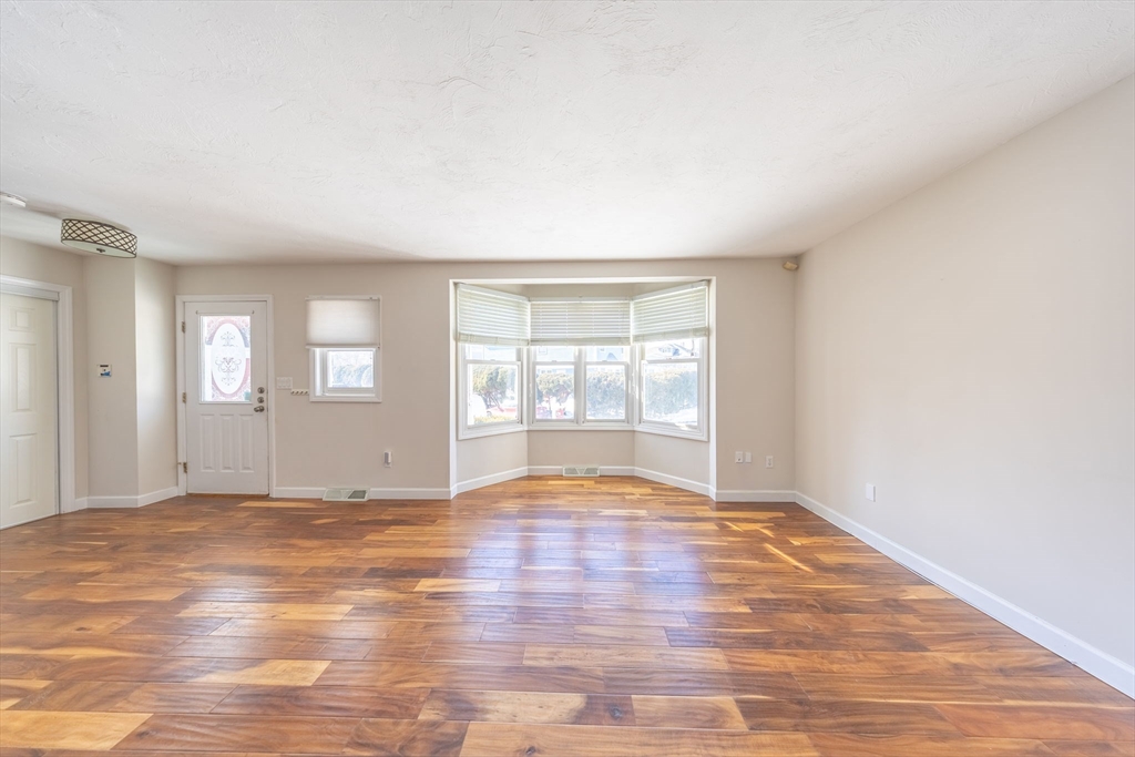 4 Rowe Ct # 4