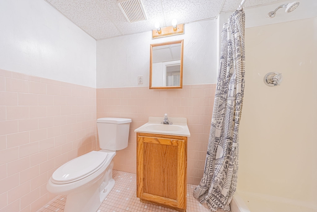 4 Rowe Ct # 4