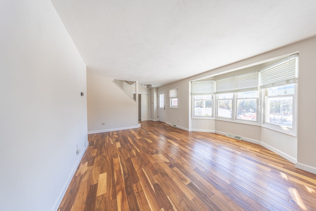 4 Rowe Ct # 4