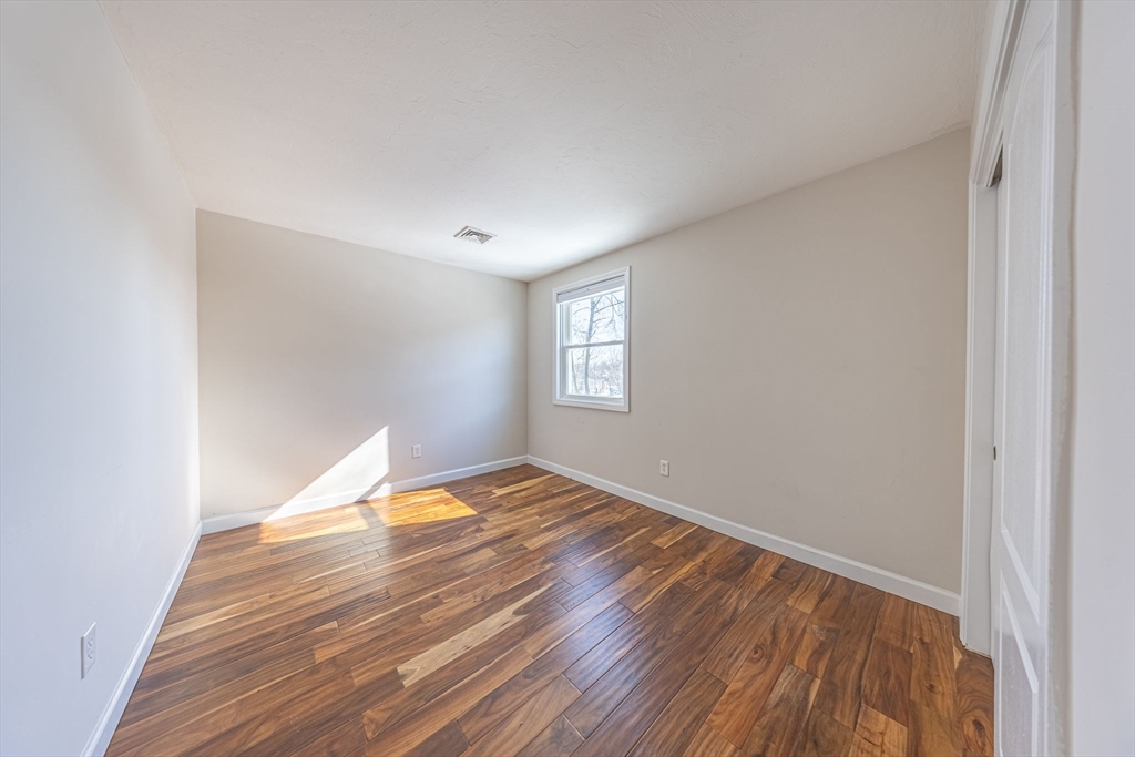 4 Rowe Ct # 4