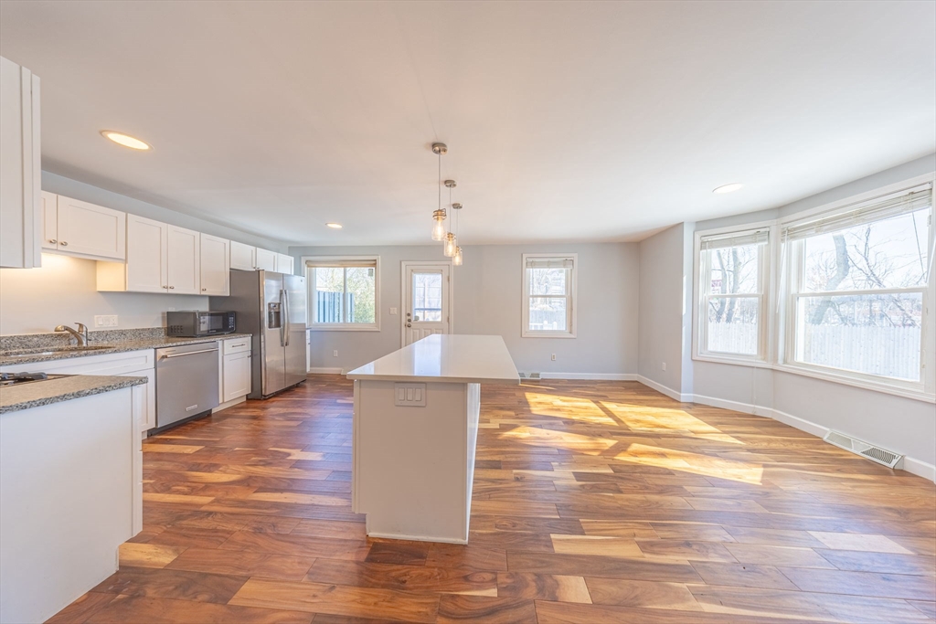 4 Rowe Ct # 4