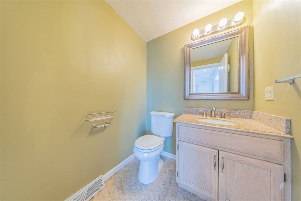 4 Rowe Ct # 4