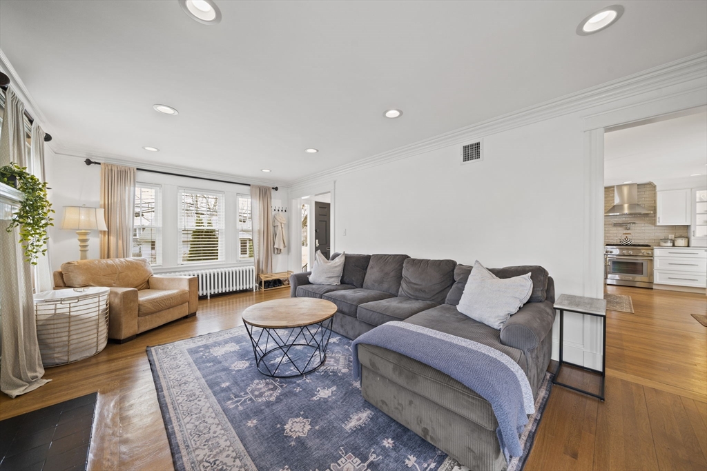 644 Weld St