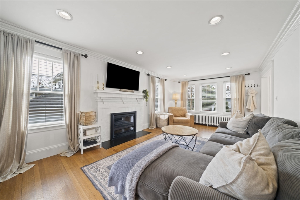 644 Weld St