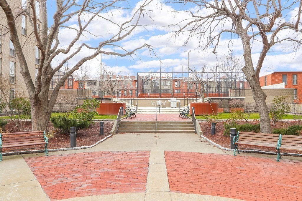 33 Pond Ave # 524