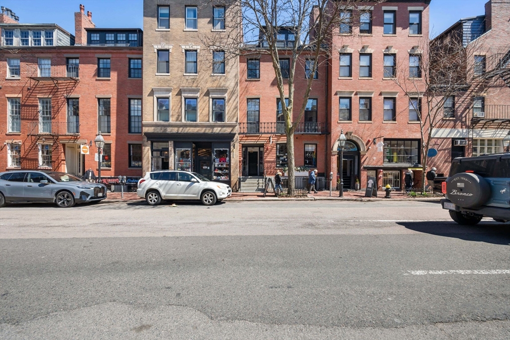 121 Charles St # 4