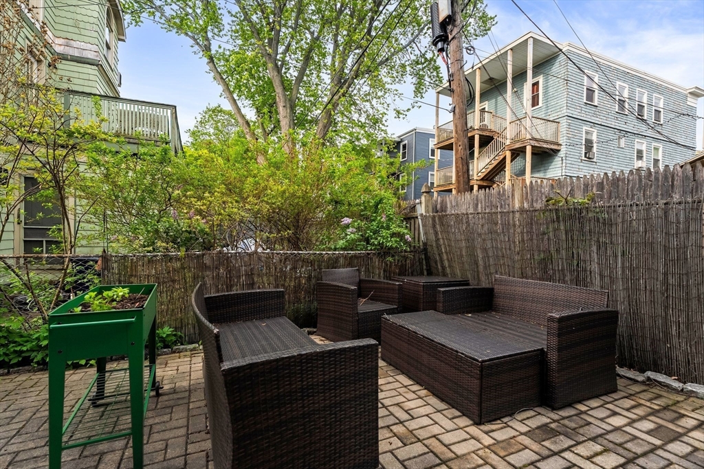 72 Tuttle St # 1