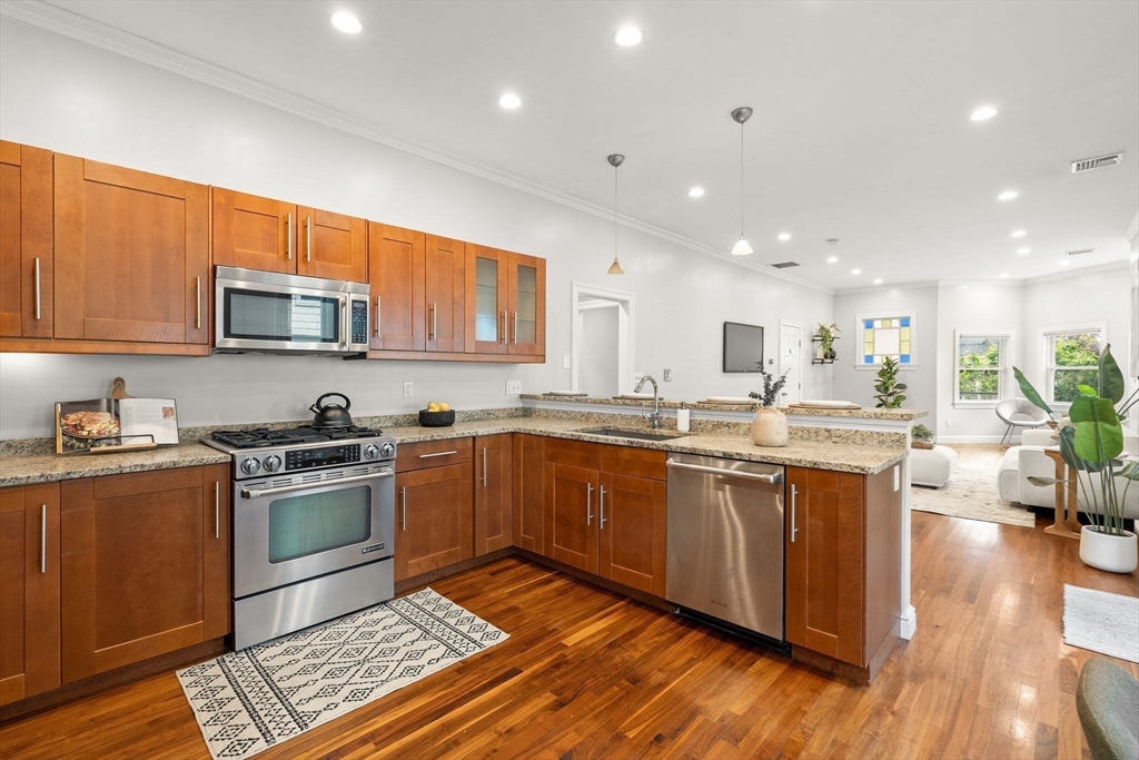 72 Tuttle St # 1