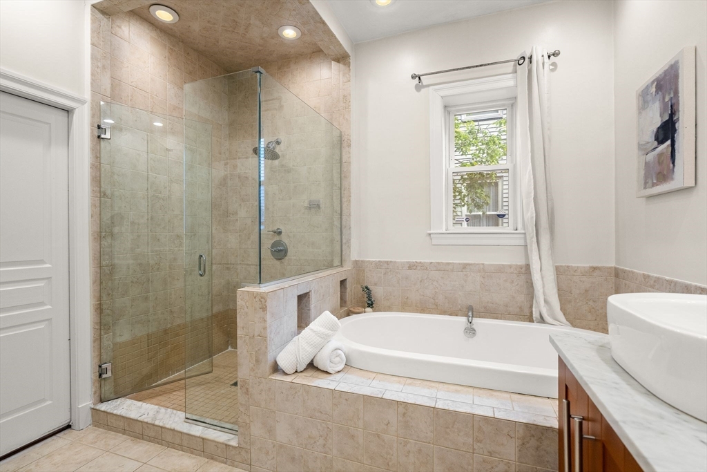 72 Tuttle St # 1