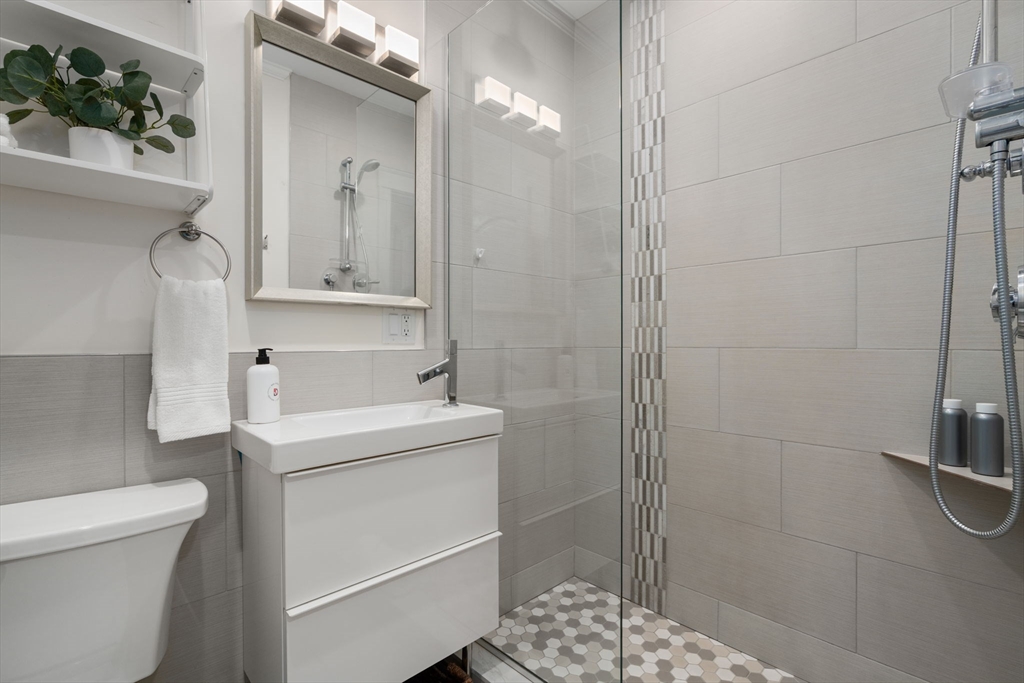 9 Everett Ave # 1