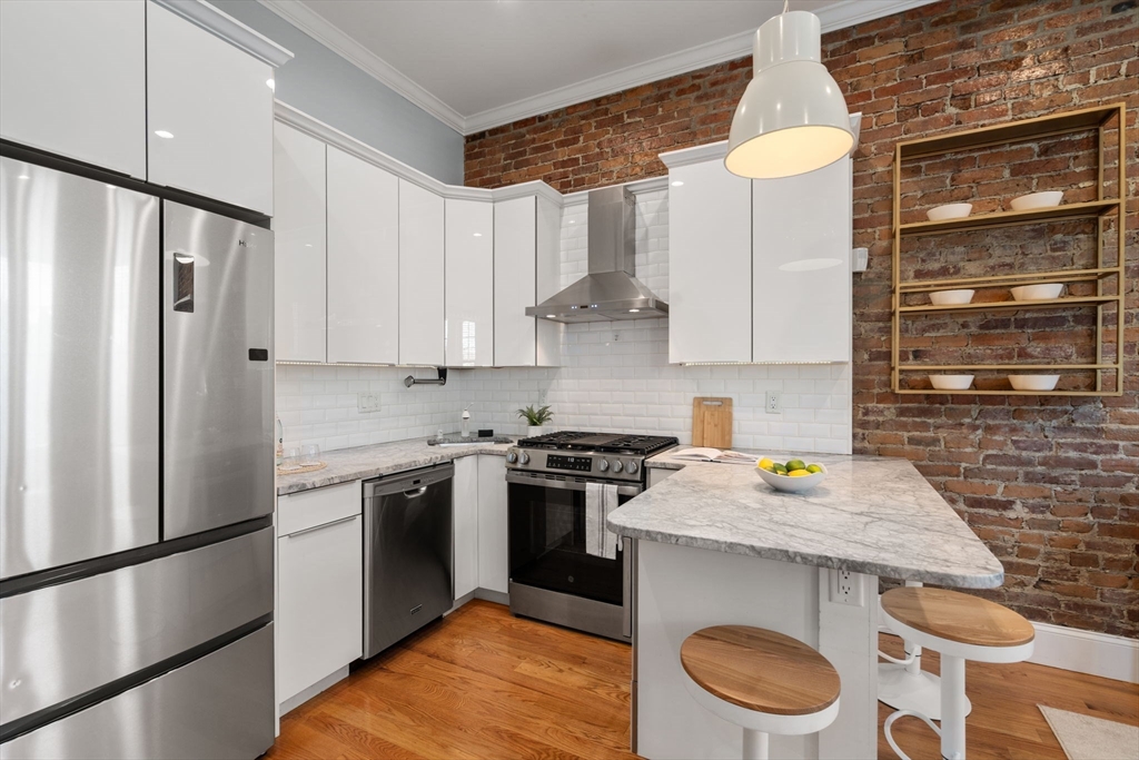 9 Everett Ave # 1