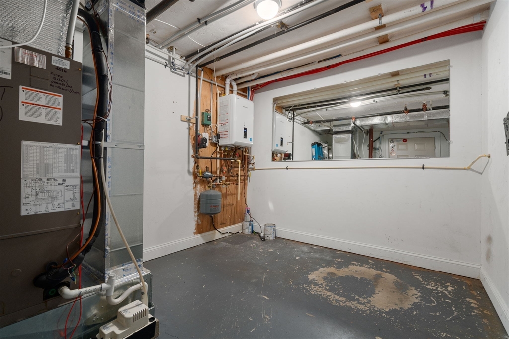 9 Everett Ave # 1