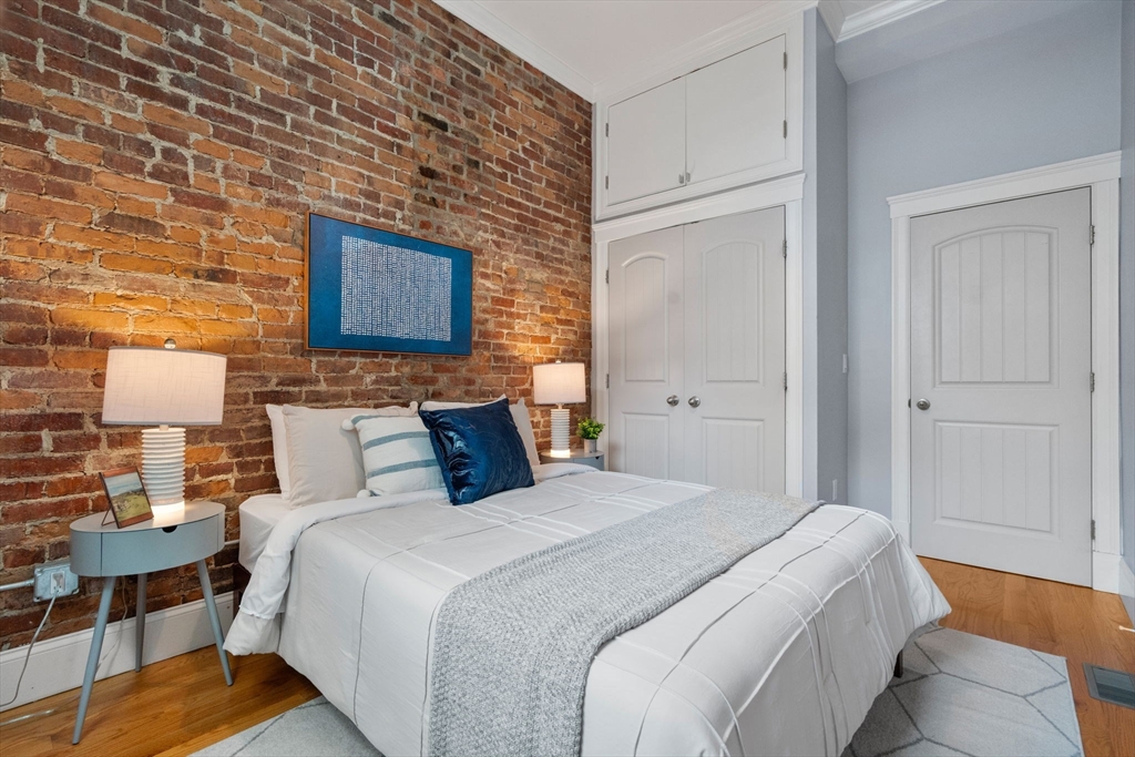 9 Everett Ave # 1