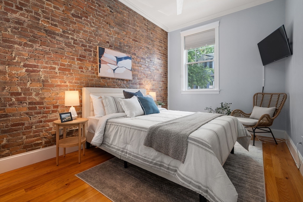 9 Everett Ave # 1