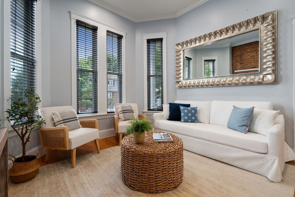 9 Everett Ave # 1