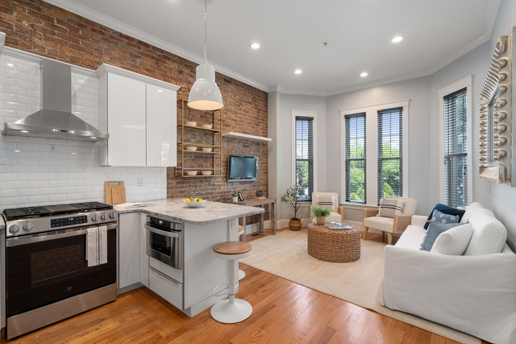 9 Everett Ave # 1
