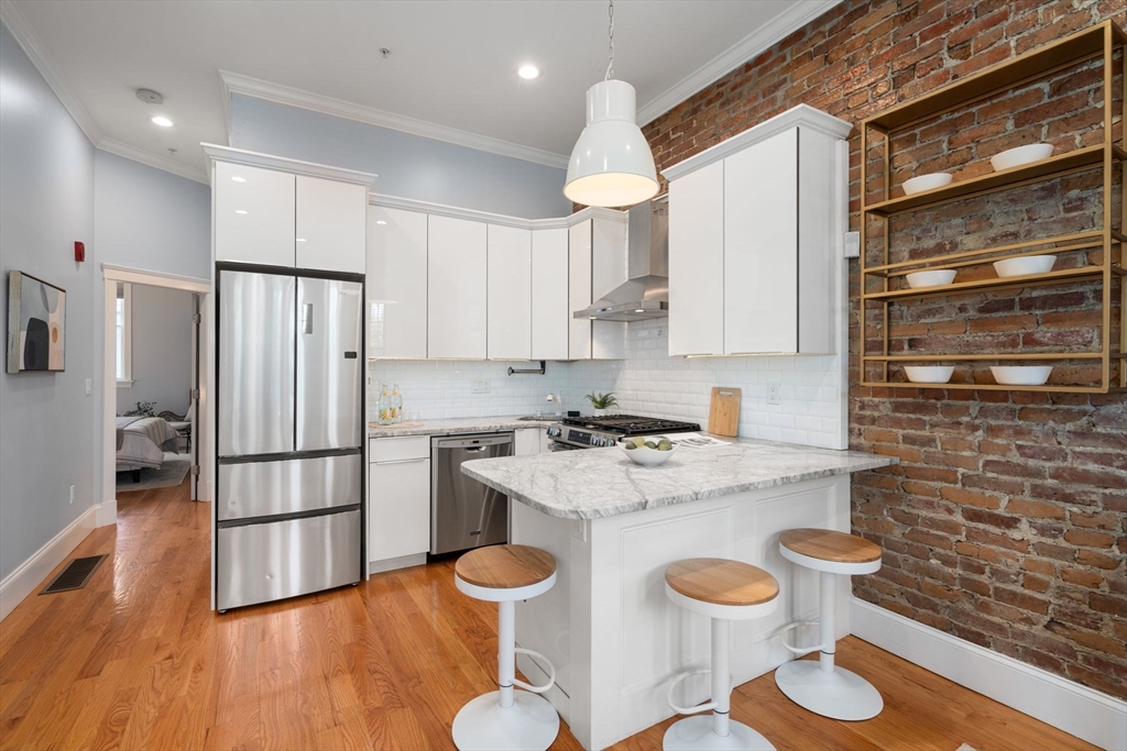 9 Everett Ave # 1